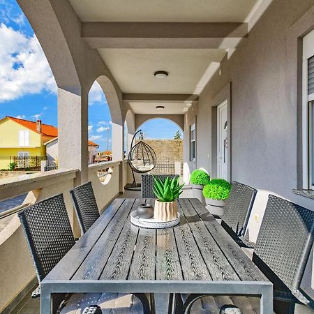 Holiday Apartment -ザダル エクステリア 写真