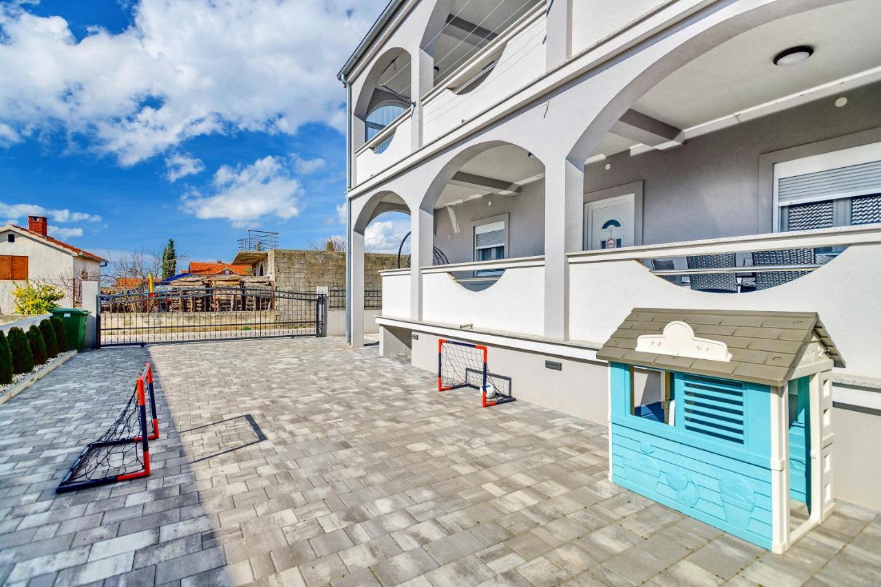Holiday Apartment -ザダル エクステリア 写真